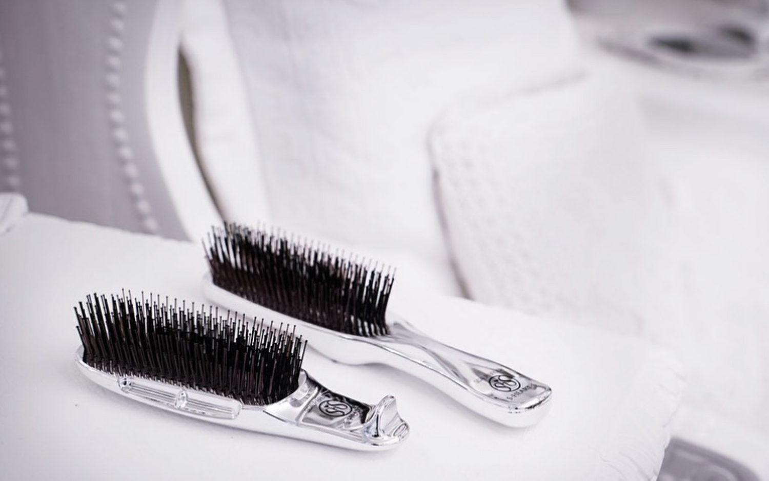 Scalp Brush S heart cuir chevelu massage reims